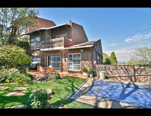 3 BEDROOM CLUSTER FOR SALE IN MULBARTON